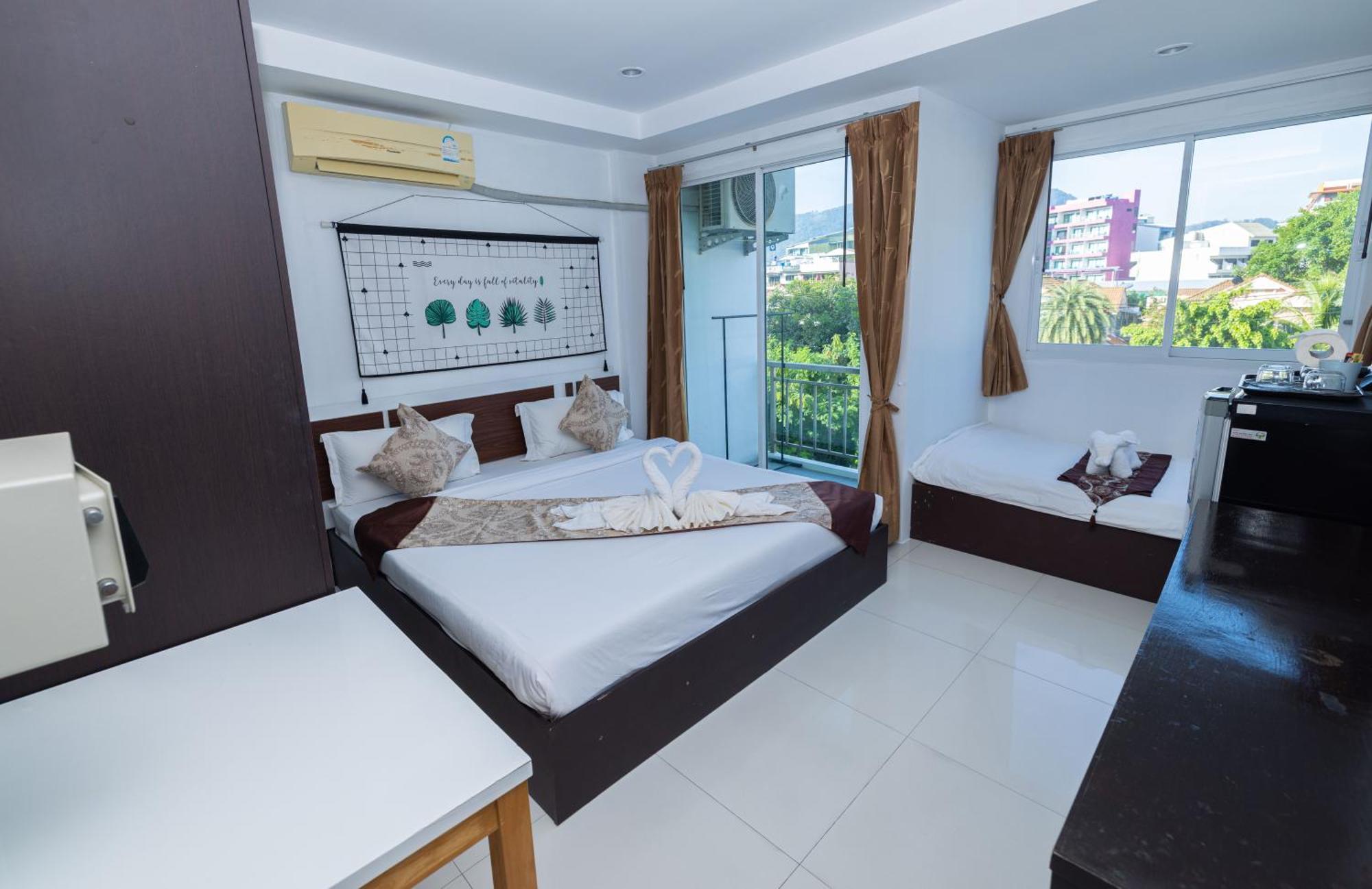 Happy 99 Guest House Patong Bagian luar foto
