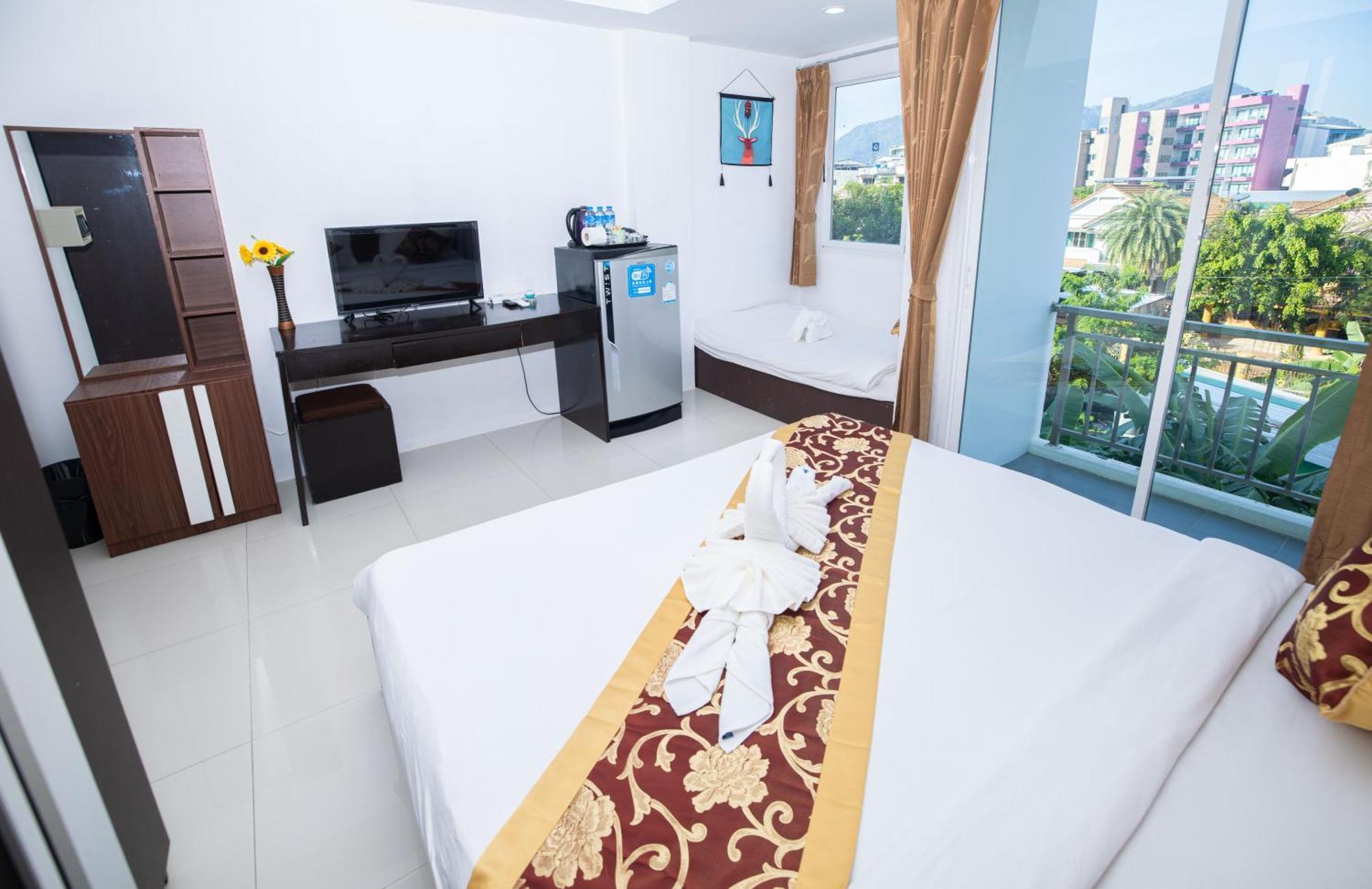 Happy 99 Guest House Patong Bagian luar foto