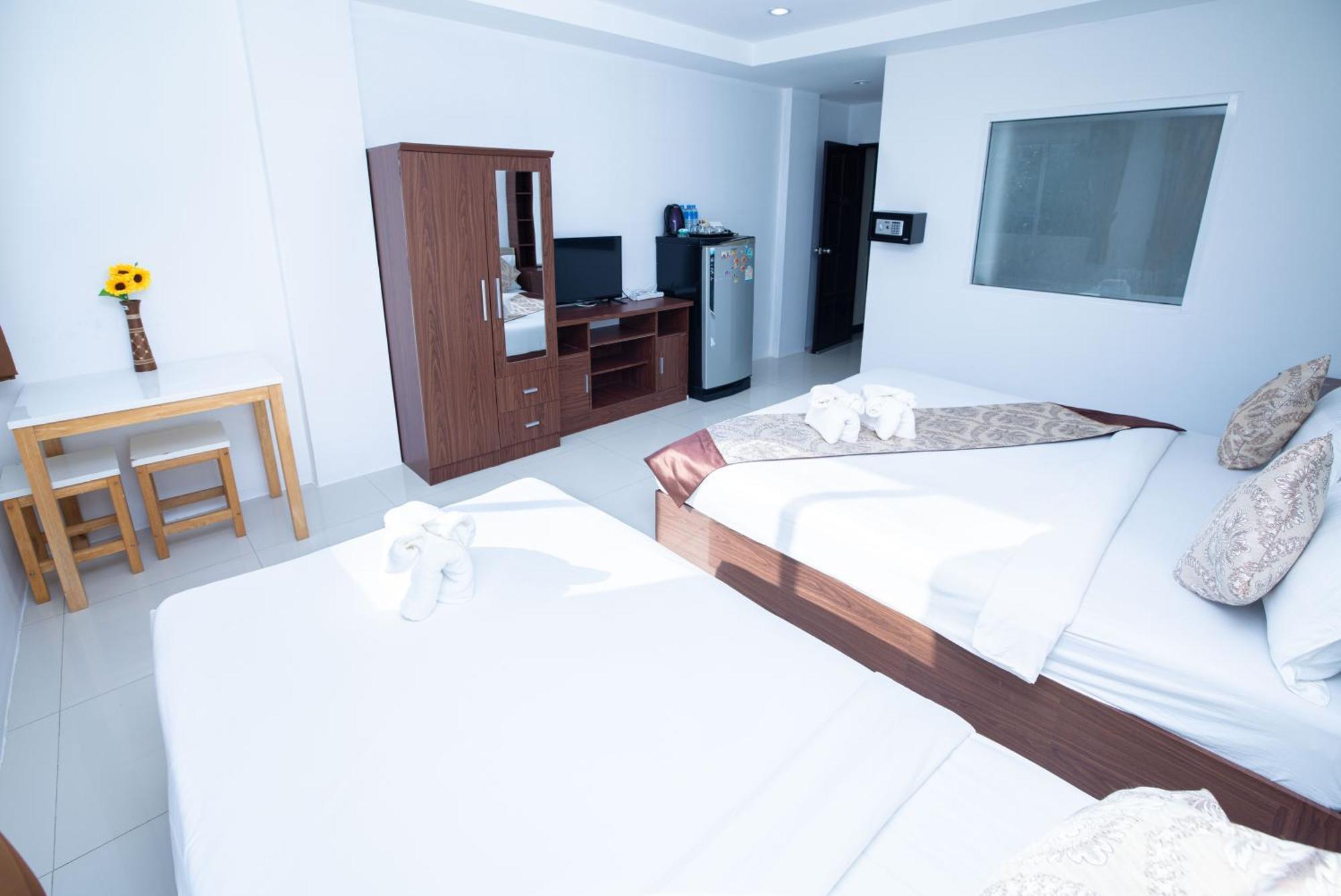 Happy 99 Guest House Patong Bagian luar foto