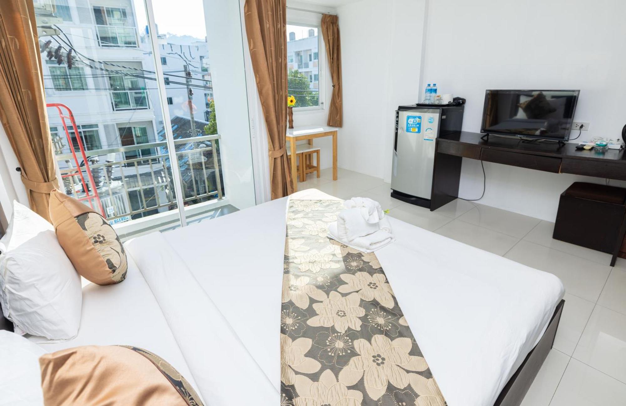 Happy 99 Guest House Patong Bagian luar foto