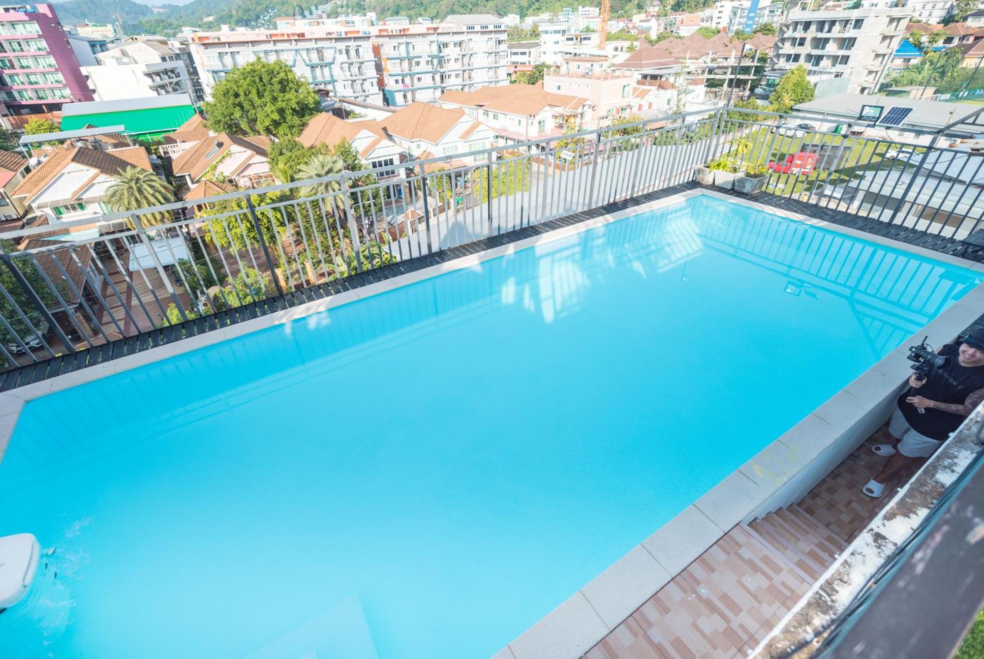Happy 99 Guest House Patong Bagian luar foto