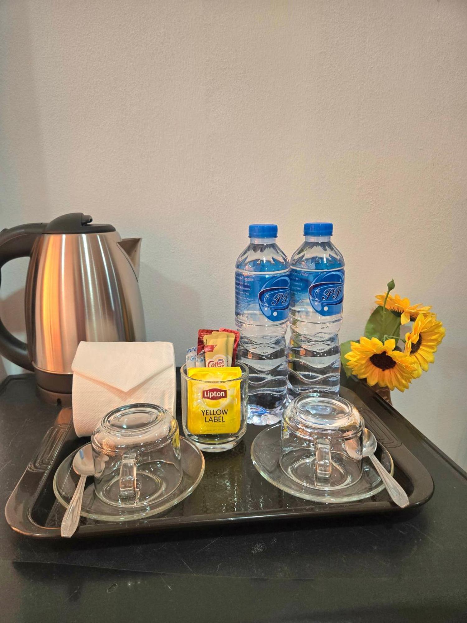 Happy 99 Guest House Patong Bagian luar foto