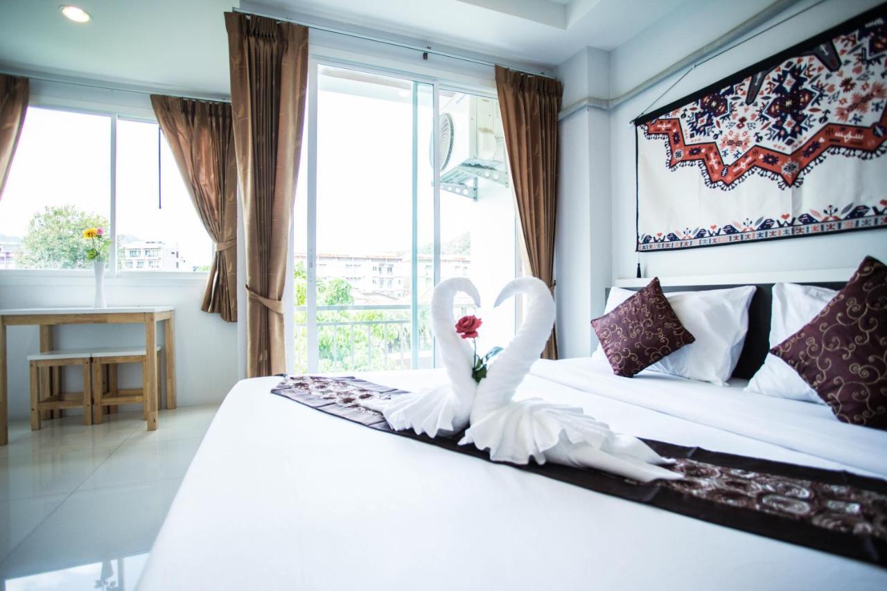 Happy 99 Guest House Patong Bagian luar foto