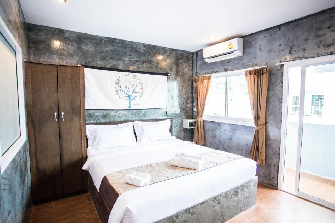 Happy 99 Guest House Patong Bagian luar foto