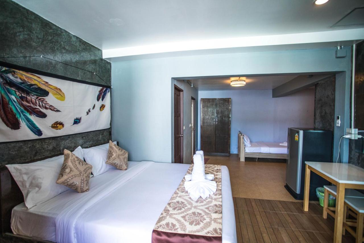 Happy 99 Guest House Patong Bagian luar foto