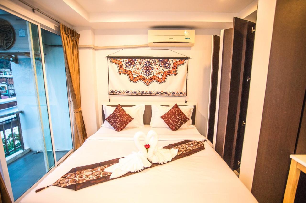 Happy 99 Guest House Patong Bagian luar foto