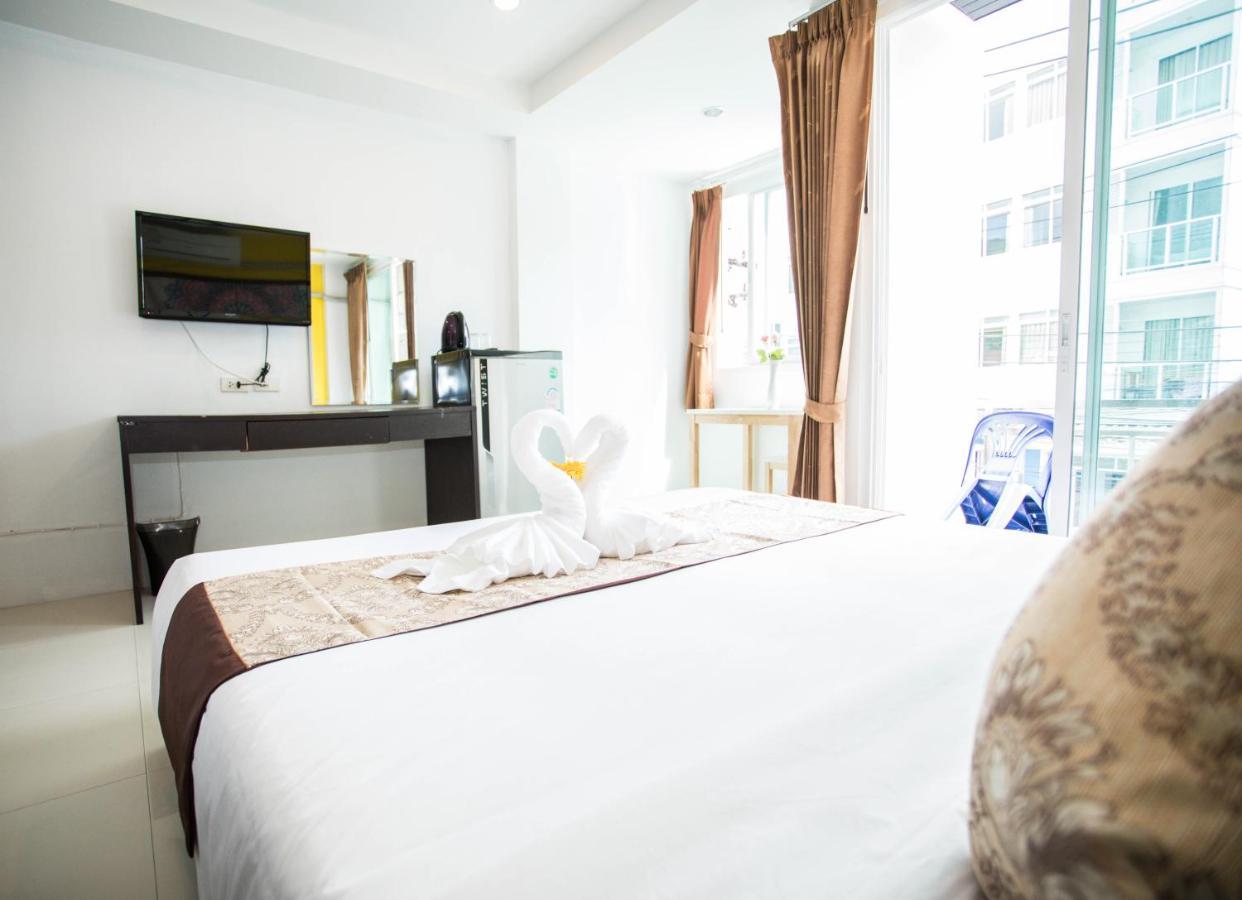 Happy 99 Guest House Patong Bagian luar foto